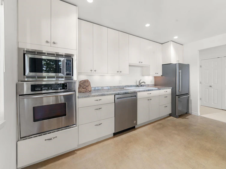 201-2408 Haywood Avenue, West Vancouver, BC, V7V 1Y1 - 10