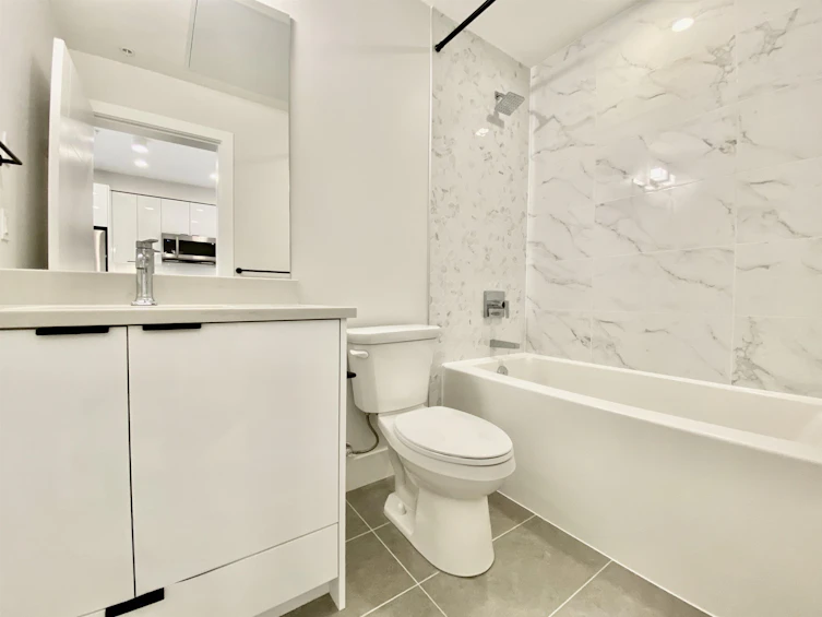 401-13458 95 Avenue, Surrey, BC, V3V 0H1 - 7
