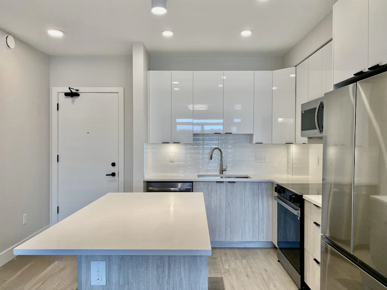 401-13458 95 Avenue, Surrey, BC, V3V 0H1 - 11