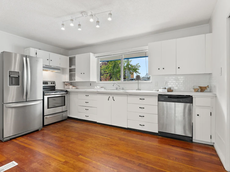 3060 Mcbride Avenue, Surrey, BC, V4A 3H1 - 16