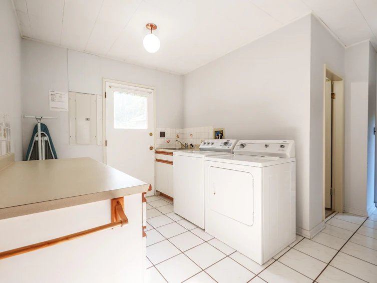 5883 Spray Street, Sechelt, BC, V7Z 0L7 - 33