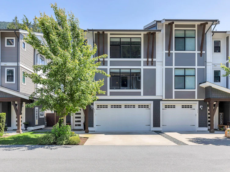 10-386 Pine Avenue, Harrison Hot Springs, BC, V0M 1K0