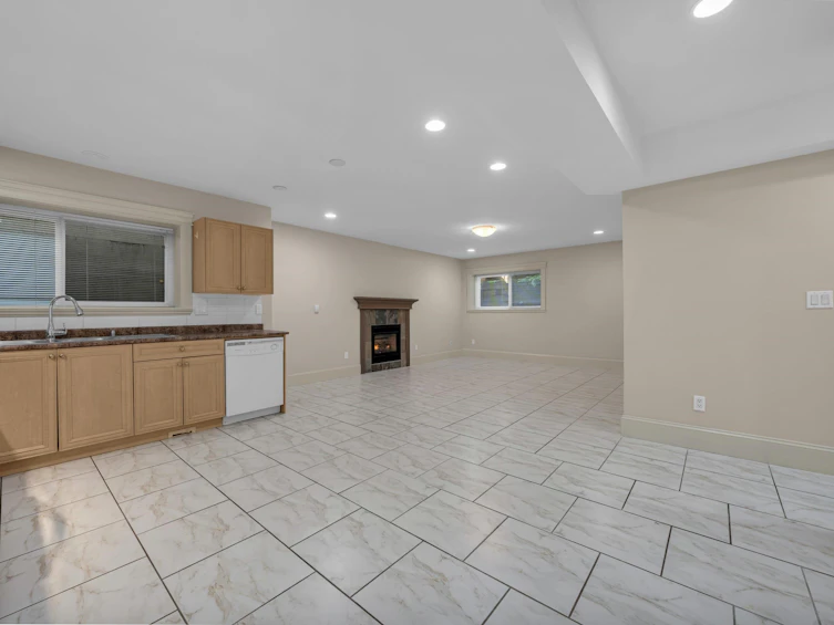 843 Canyon Boulevard, North Vancouver, BC, V7R 2J7 - 34