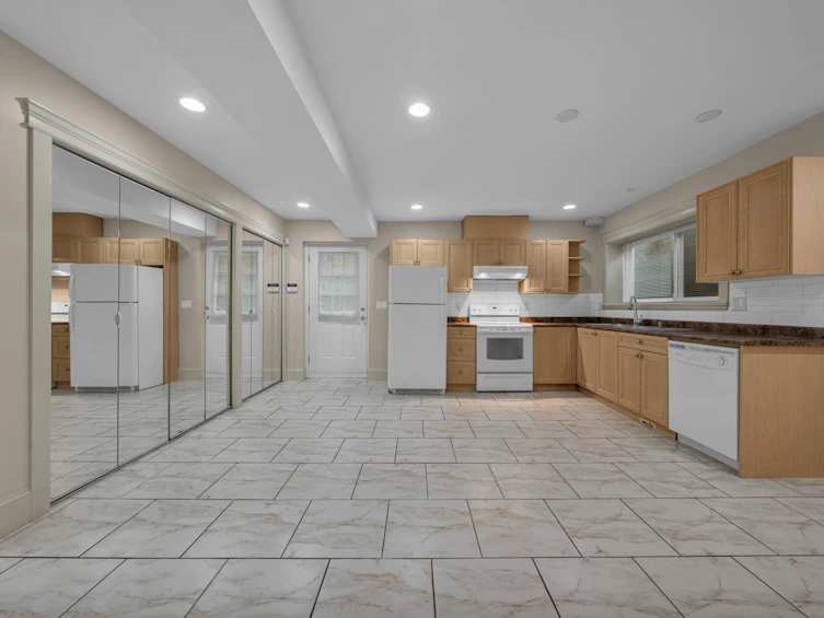 843 Canyon Boulevard, North Vancouver, BC, V7R 2J7 - 35