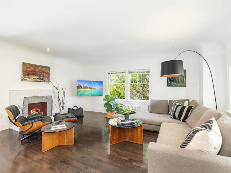 4678 W 9th Avenue, Vancouver, BC, V6R 2E4 - 3