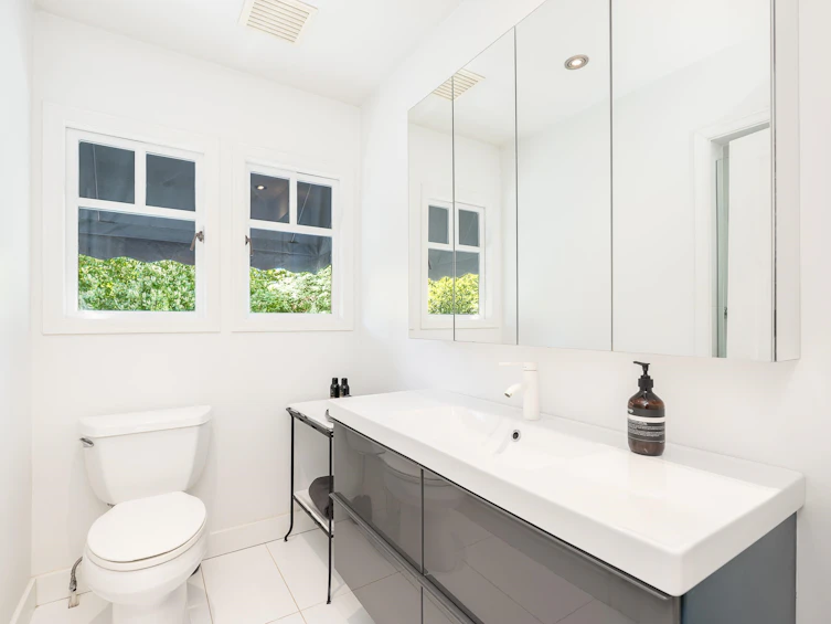 4678 W 9th Avenue, Vancouver, BC, V6R 2E4 - 13