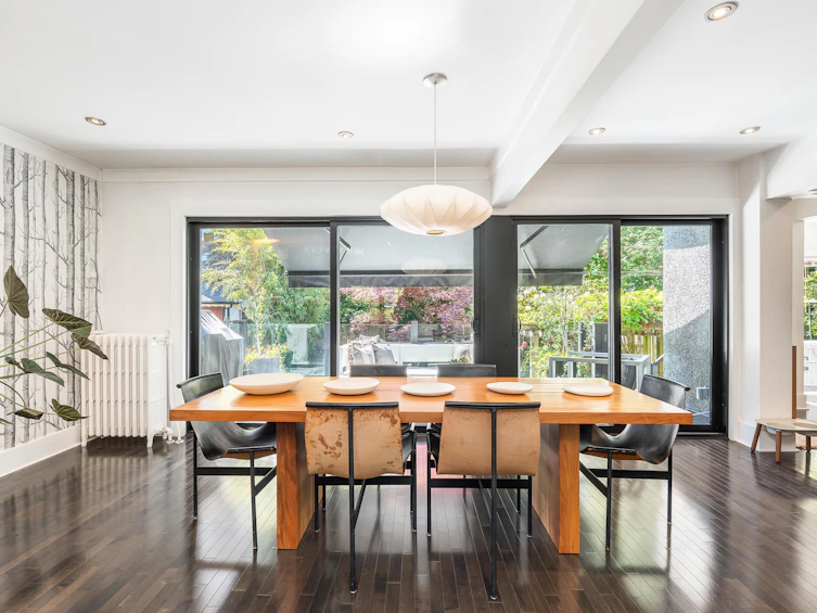 4678 W 9th Avenue, Vancouver, BC, V6R 2E4 - 4