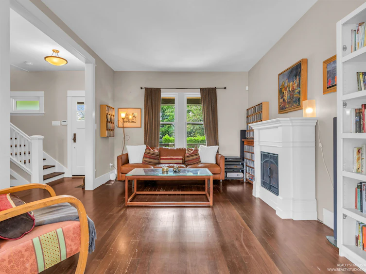 251 E 21st Avenue, Vancouver, BC, V5V 1P9 - 2