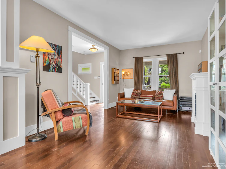 251 E 21st Avenue, Vancouver, BC, V5V 1P9 - 3