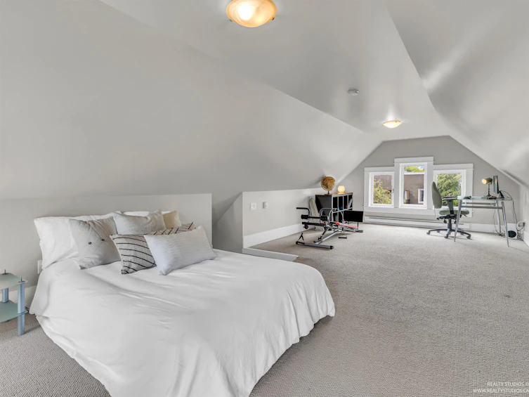 251 E 21st Avenue, Vancouver, BC, V5V 1P9 - 25