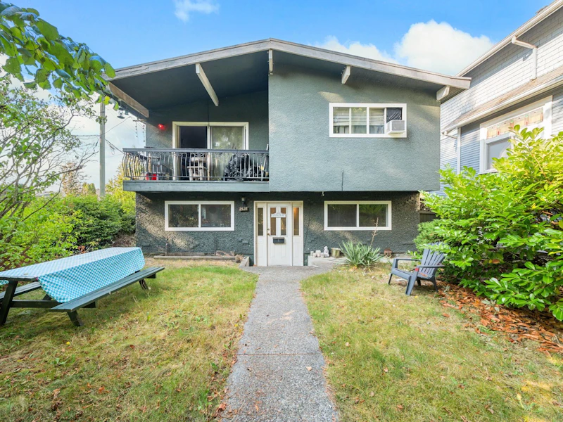 2507 E 25th Avenue, Vancouver BC V5R 1H2