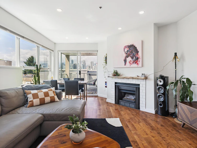 105-953 W 8th Avenue, Vancouver, BC, V5Z 1E4