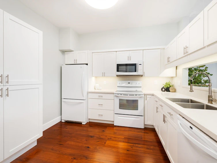 404-121 W 29th Street, North Vancouver, BC, V7N 4L6 - 5