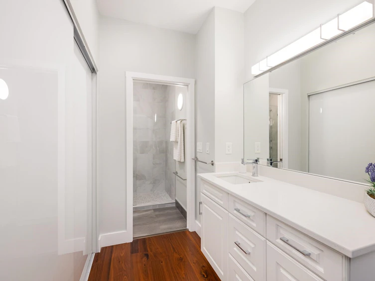 404-121 W 29th Street, North Vancouver, BC, V7N 4L6 - 18