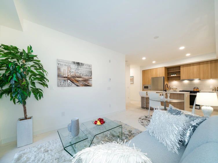 606-13439 94a Avenue, Surrey, BC, V3V 0G9 - 3