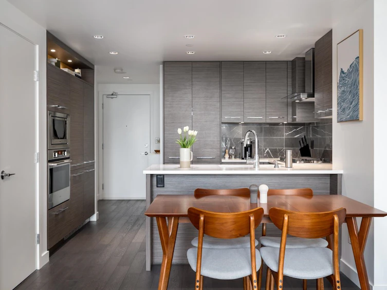 906-7488 Lansdowne Road, Richmond, BC, V7C 0B9 - 2