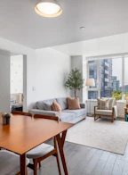 906 7488 Lansdowne Road