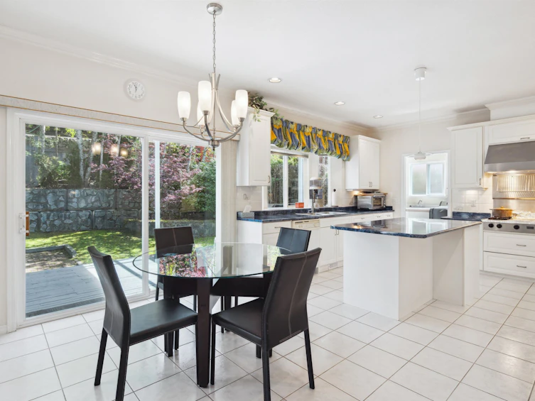 2525 Sapphire Place, Coquitlam, BC, V3E 2Z1 - 14