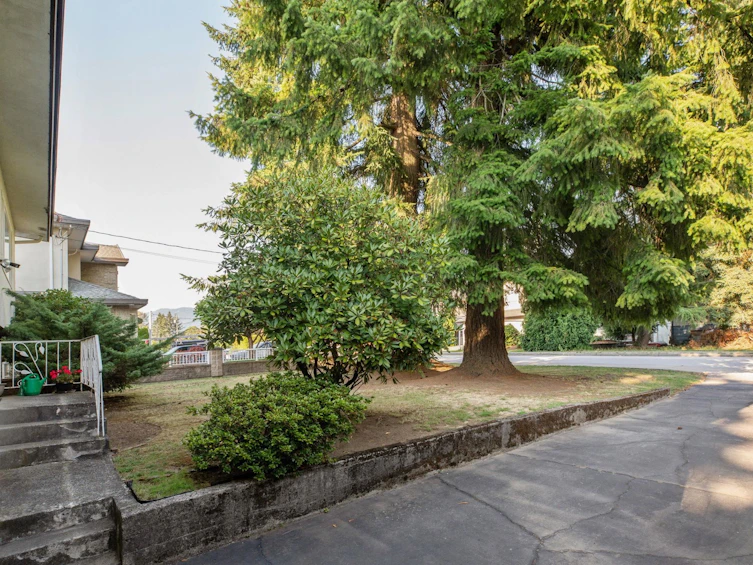 900 Porter Street, Coquitlam, BC, V3J 5C2 - 3