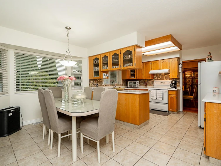 13459 59b Avenue, Surrey, BC, V3X 1L1 - 13