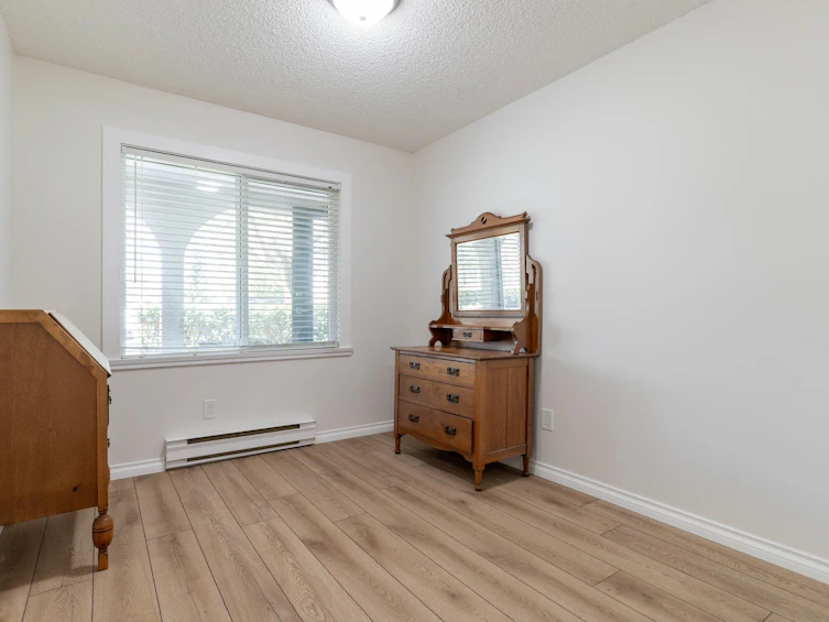 205-1280 Fir Street, Surrey, BC, V4B 4B1 - 11