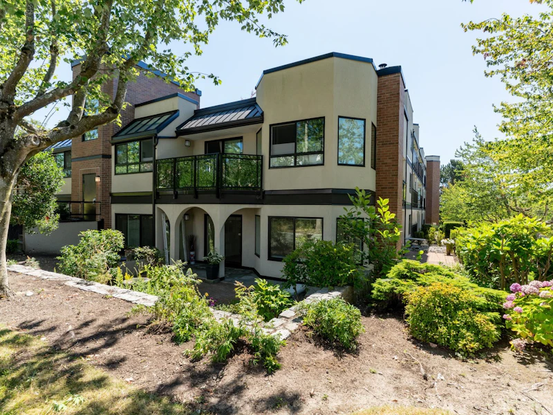 205 - 1280 Fir Street, Surrey BC V4B 4B1