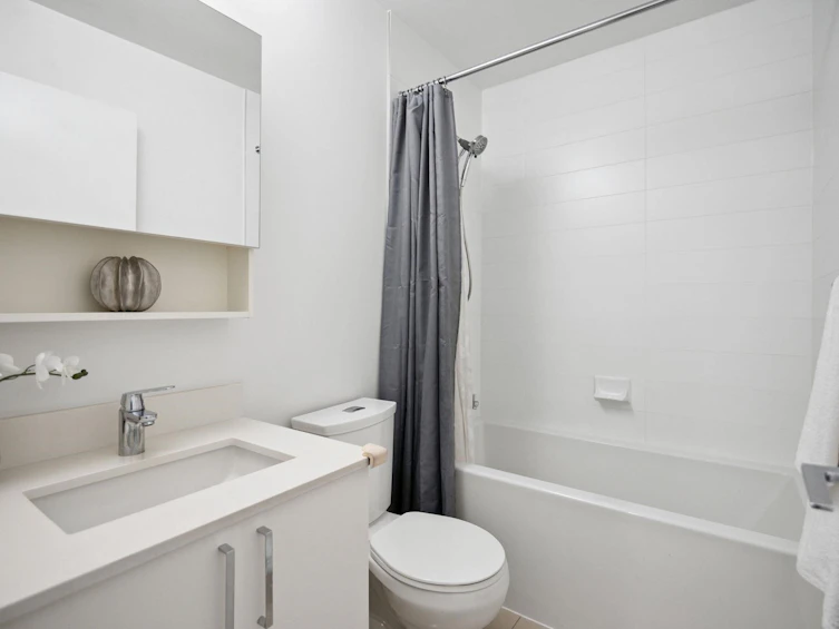 207-7250 18th Avenue, Burnaby, BC, V3N 1H3 - 14