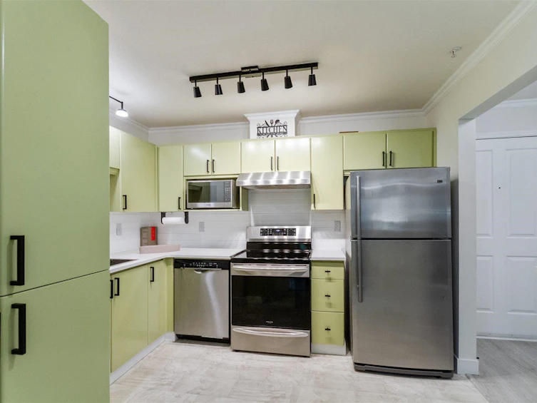 206-10186 155 Street, Surrey, BC, V3R 0R6 - 8