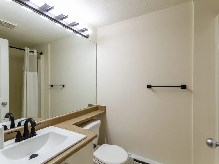 206-10186 155 Street, Surrey, BC, V3R 0R6 - 13