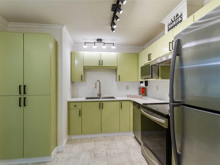 206-10186 155 Street, Surrey, BC, V3R 0R6 - 9