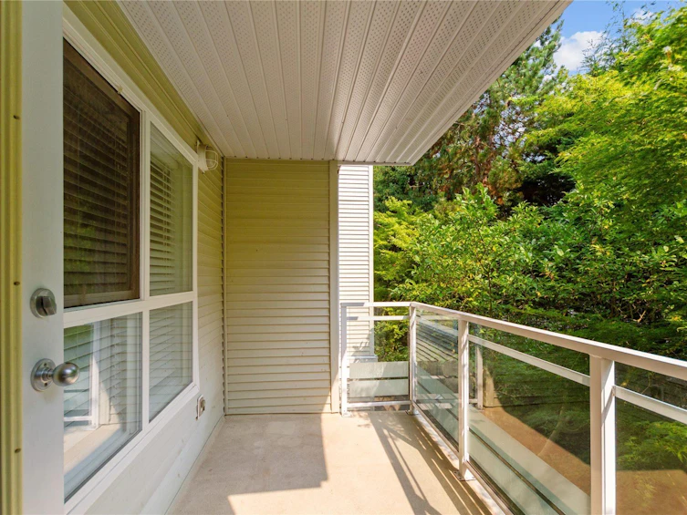 206-10186 155 Street, Surrey, BC, V3R 0R6 - 10