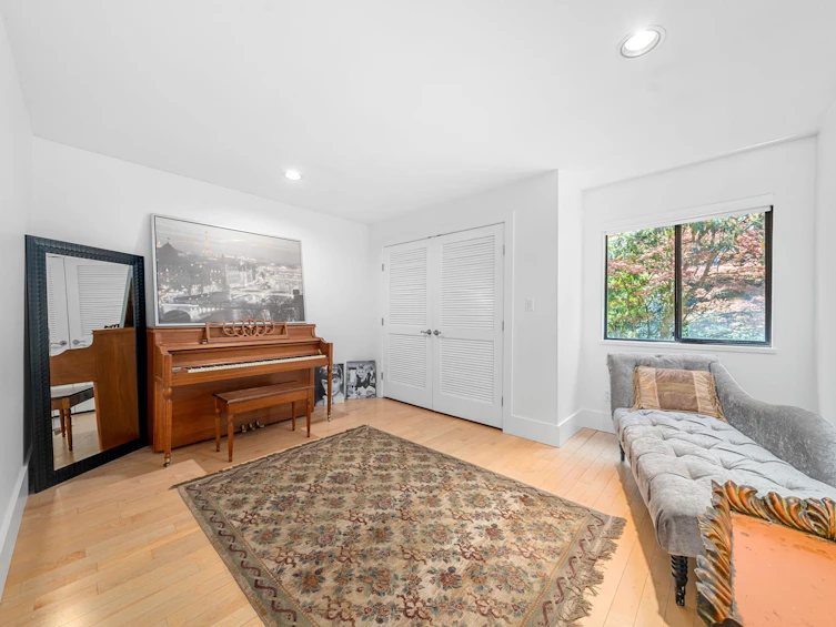 4869 Capilano Road, North Vancouver, BC, V7R 4K4 - 11