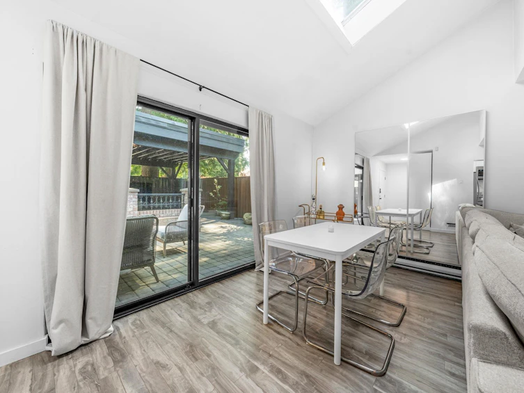 4869 Capilano Road, North Vancouver, BC, V7R 4K4 - 22