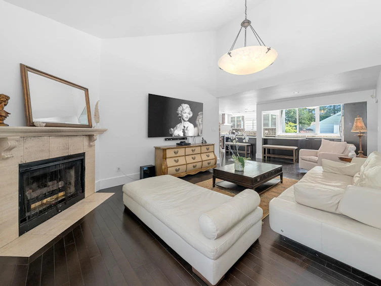 4869 Capilano Road, North Vancouver, BC, V7R 4K4 - 6