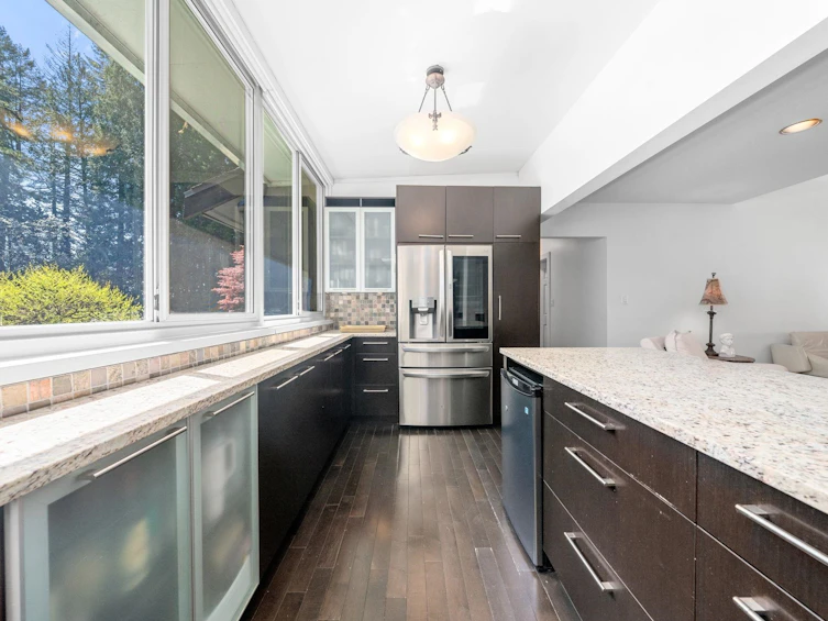 4869 Capilano Road, North Vancouver, BC, V7R 4K4 - 4