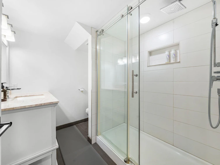 4869 Capilano Road, North Vancouver, BC, V7R 4K4 - 25