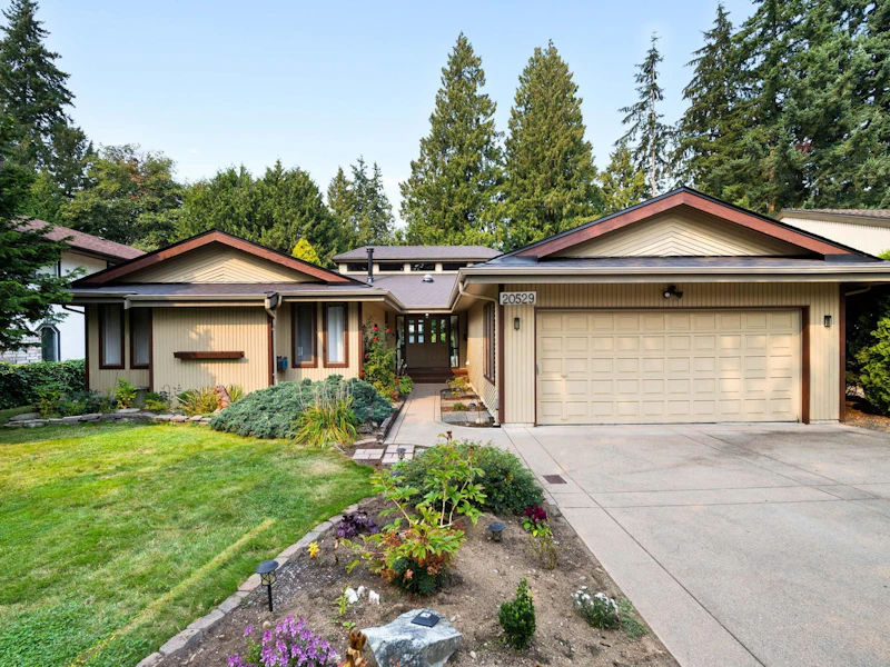 20529 45a Avenue, Langley BC V3A 6G4