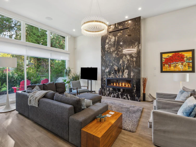 686 E Osborne Road, North Vancouver, BC, V7N 1M7 - 3