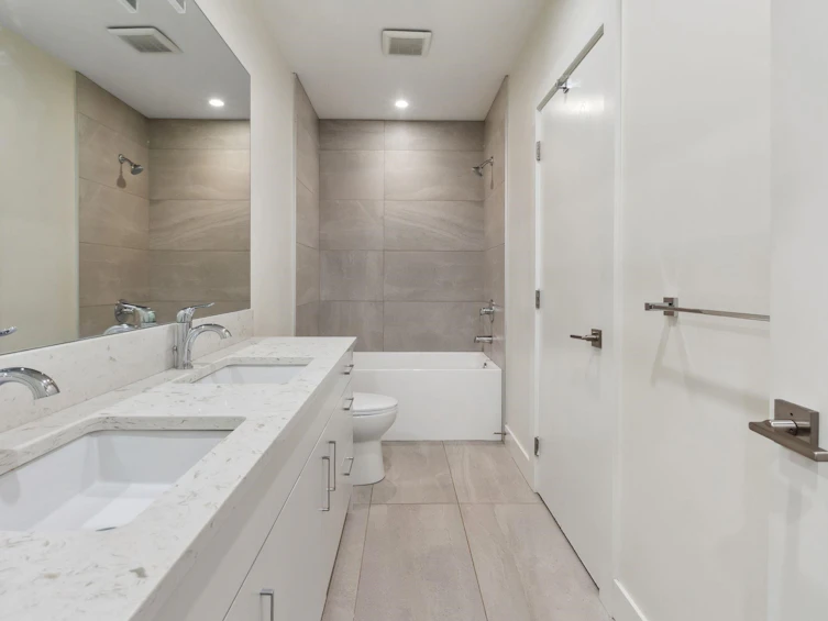 686 E Osborne Road, North Vancouver, BC, V7N 1M7 - 34