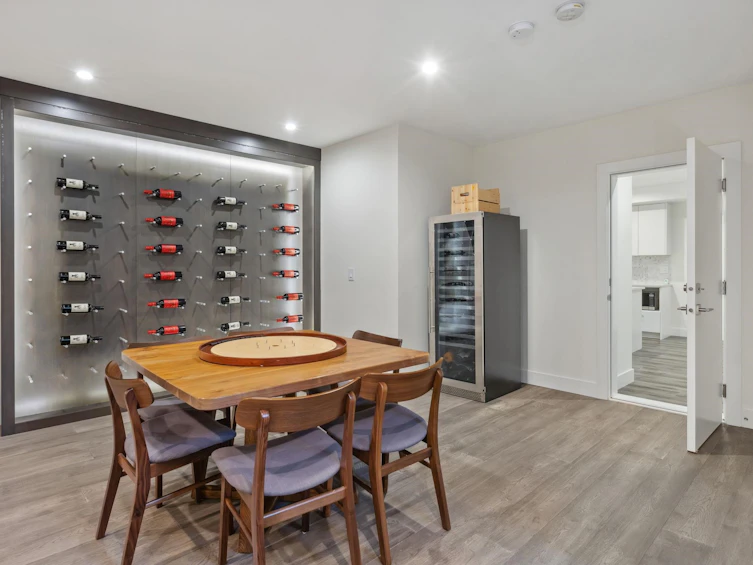 686 E Osborne Road, North Vancouver, BC, V7N 1M7 - 29