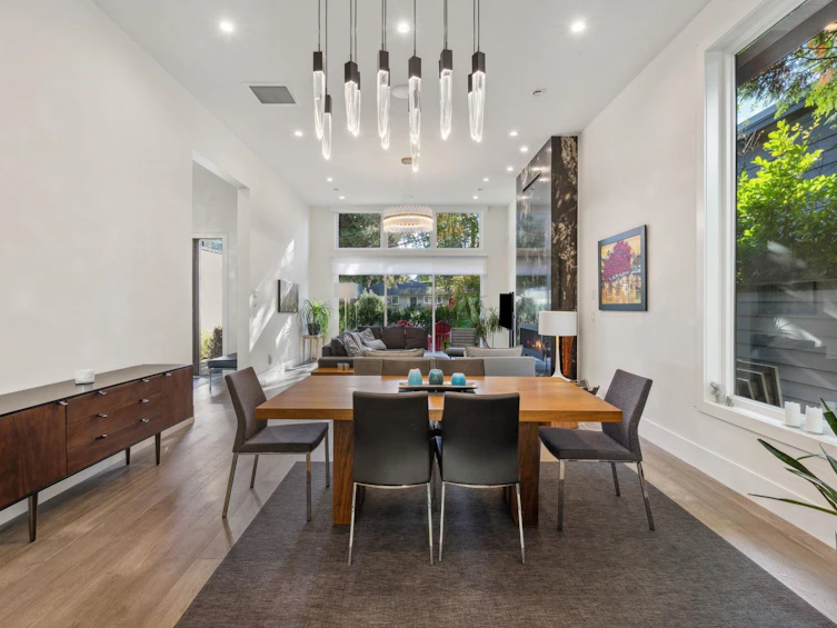 686 E Osborne Road, North Vancouver, BC, V7N 1M7 - 5