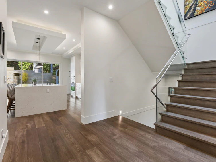 686 E Osborne Road, North Vancouver, BC, V7N 1M7 - 14