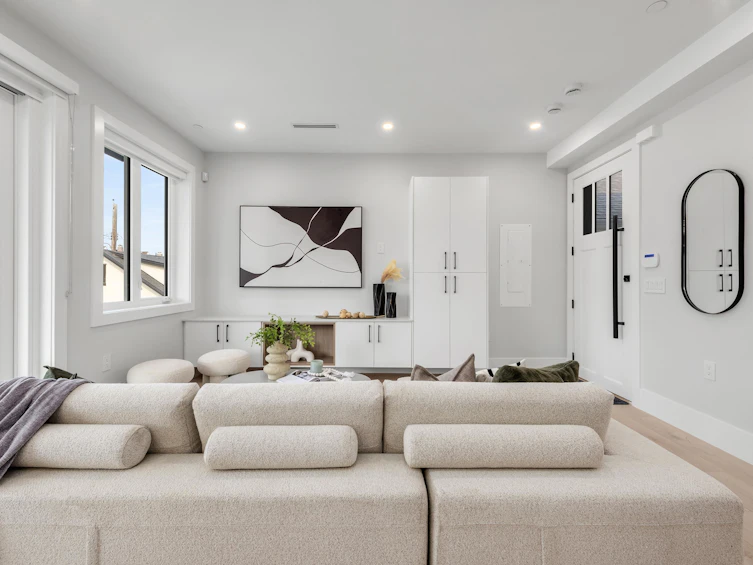 2-2741 Mcgill Street, Vancouver, BC, V5K 1H4 - 2