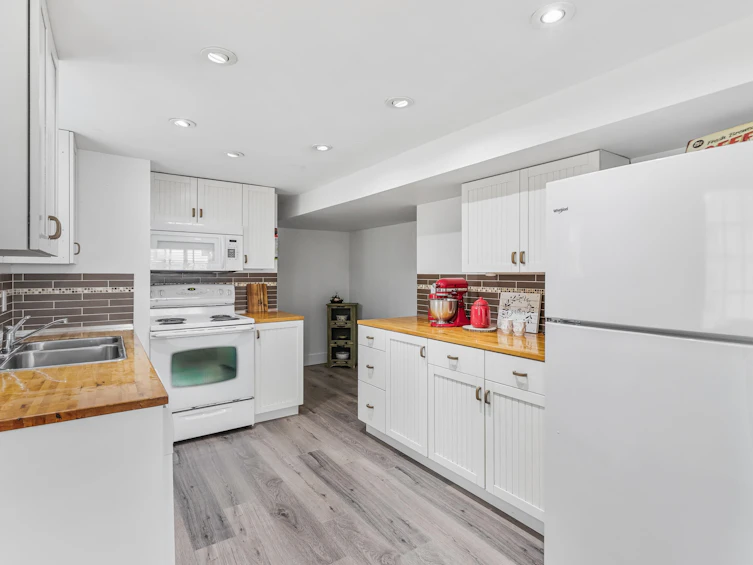 12430 208 Street, Maple Ridge, BC, V2X 4X2 - 24