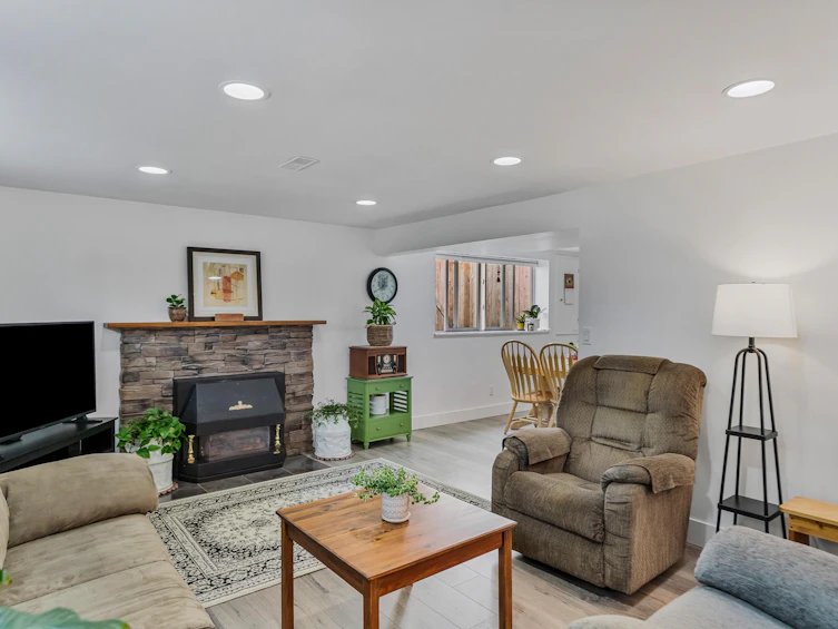 12430 208 Street, Maple Ridge, BC, V2X 4X2 - 26