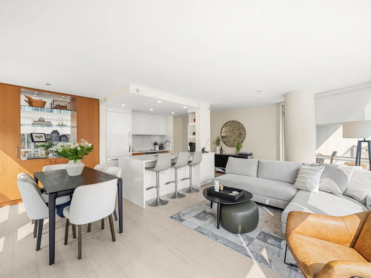1501-193 Aquarius Mews, Vancouver, BC, V6Z 2Z2 - 2