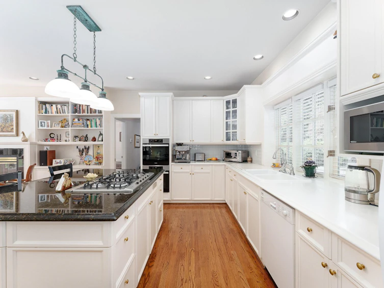 6065 Buckingham Avenue, Burnaby, BC, V5E 2A5 - 8
