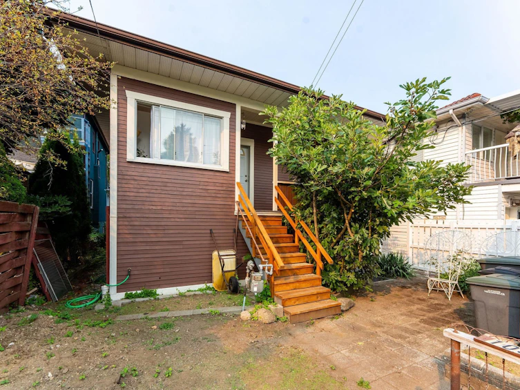 1036 E 10th Avenue, Vancouver, BC, V5T 2B5 - 16
