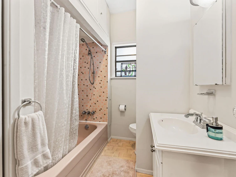 1036 E 10th Avenue, Vancouver, BC, V5T 2B5 - 34