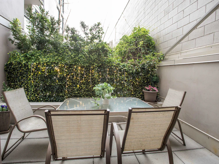 208-189 Keefer Street, Vancouver, BC, V6A 0C8 - 9